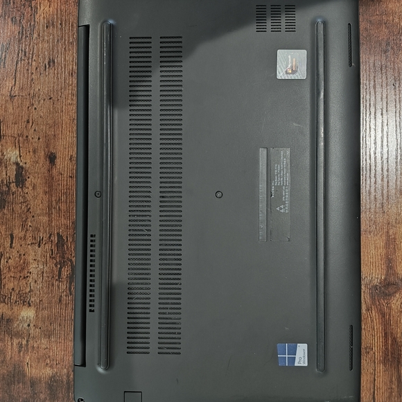 Dell laptop - Picture 4 of 5